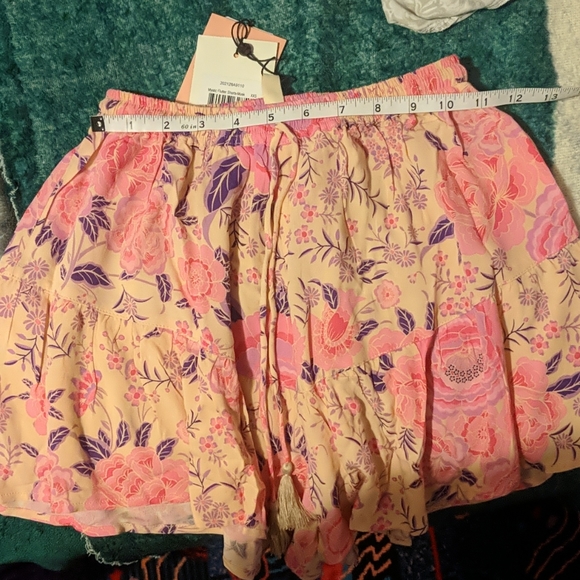 Shorts - Picture 2 of 2